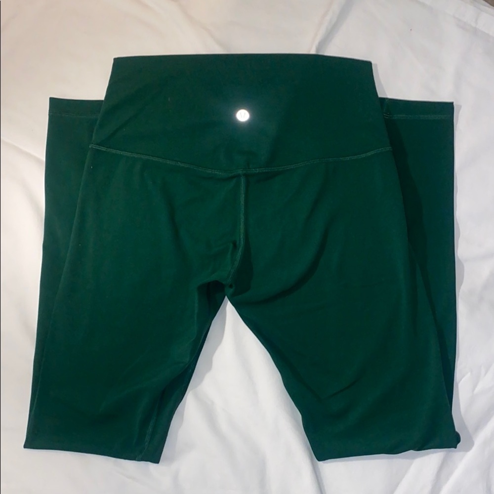 LuluLemon align leggings in Everglade green - HARDLY WORN